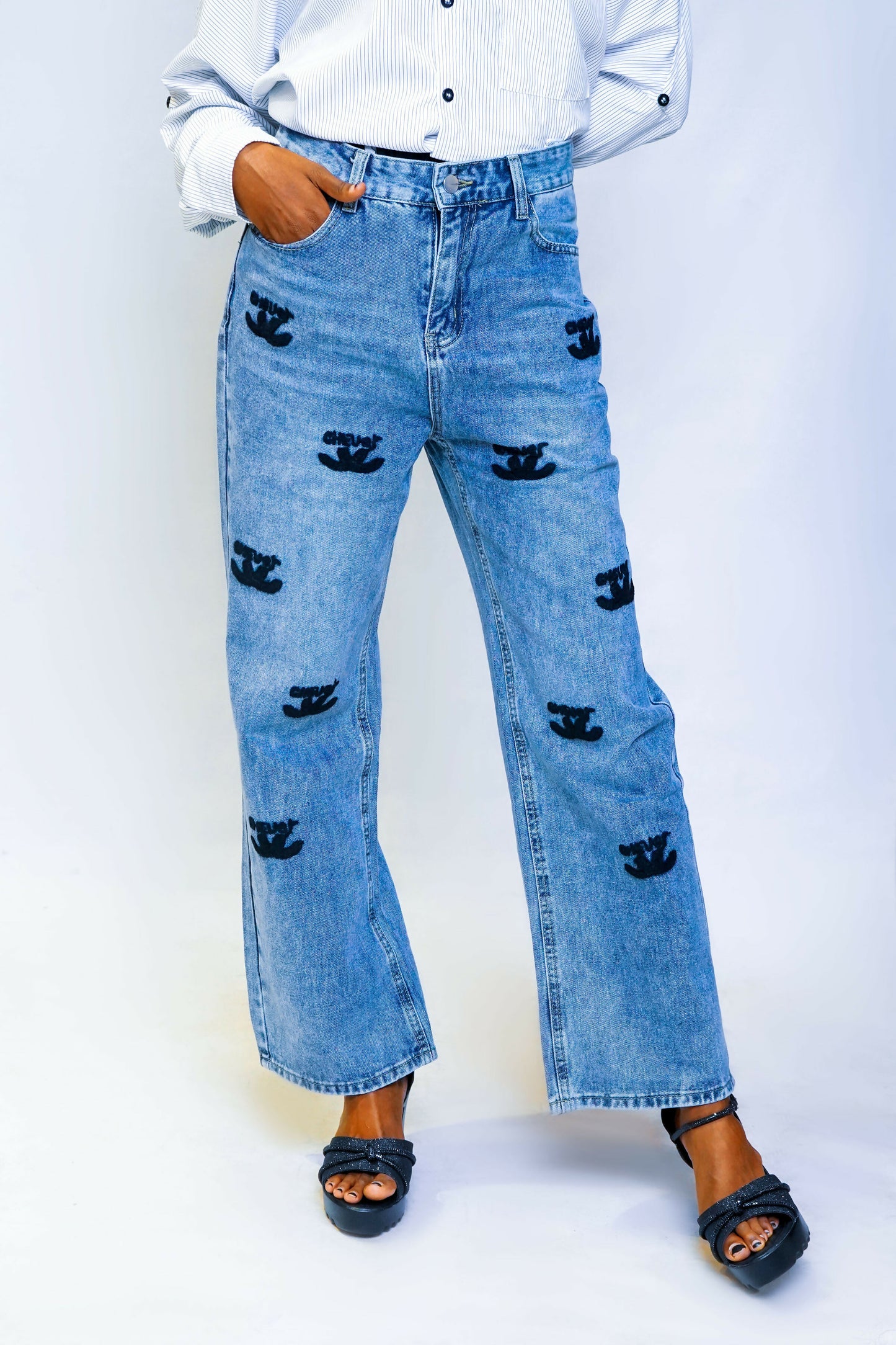 Icon Motif Straight-Leg Jeans